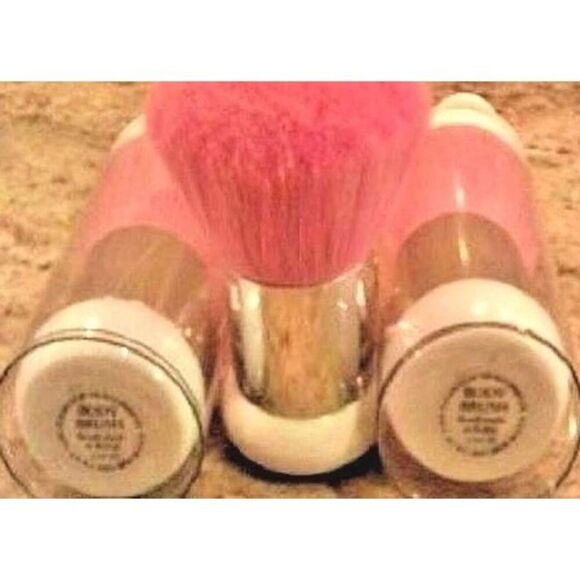 CHARLES OF THE RITZ - NWOT - Large Body Brush. 4". W/Storage Container in Box  - Picture 4 of 11